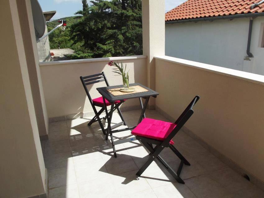 Apartmani Juliska Pirovac Exterior foto
