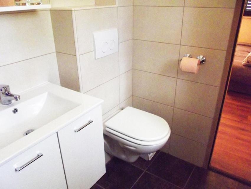 Apartmani Juliska Pirovac Exterior foto